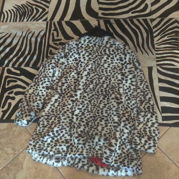 Lazy Oaf Disney 101 Dalmations jacket size M/L New Oversized fit - Picture 3 of 4